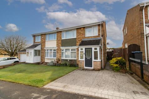 3 bedroom semi-detached house for sale