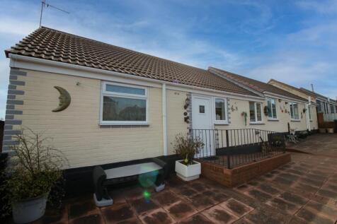 2 bedroom terraced bungalow for sale