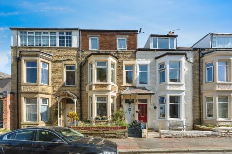 5 bedroom terraced house for sale