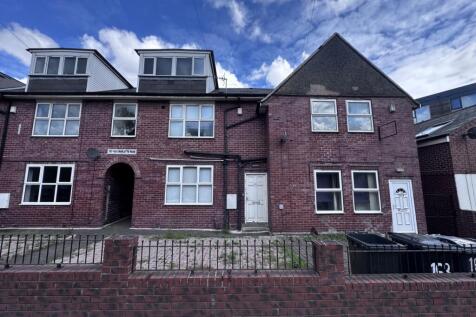 5 bedroom terraced house for sale