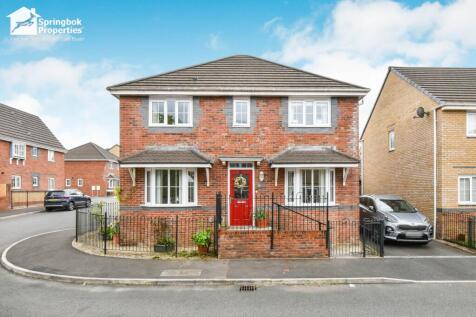 4 bedroom detached house for sale
