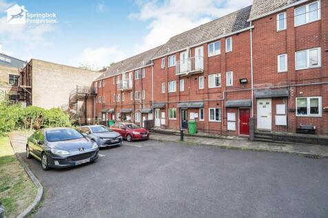 2 bedroom maisonette for sale