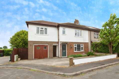 4 bedroom semi-detached house for sale