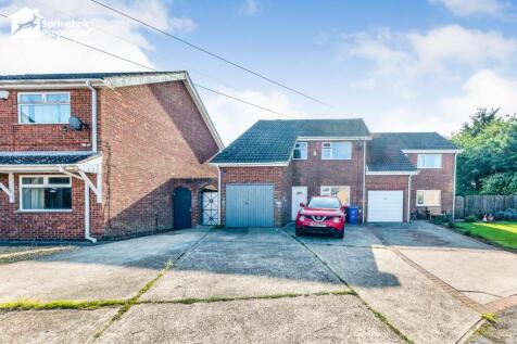 4 bedroom semi-detached house for sale