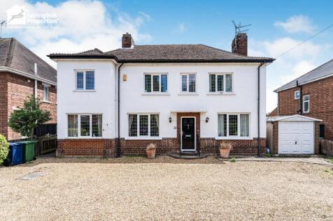 5 bedroom detached house for sale