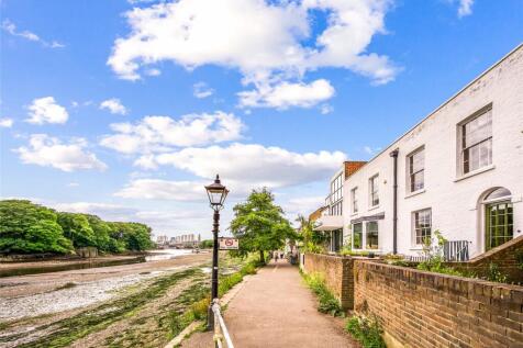 4 bedroom terraced house for sale