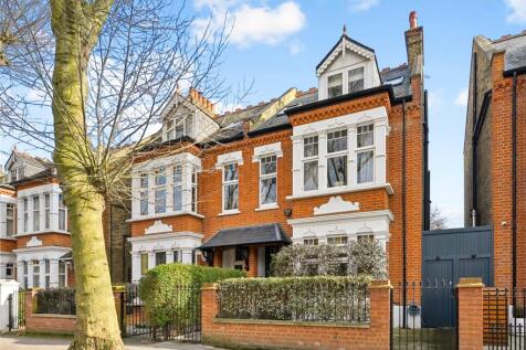 5 bedroom semi-detached house for sale