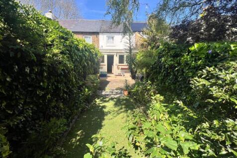 Walmer 2 bed terraced house for sale