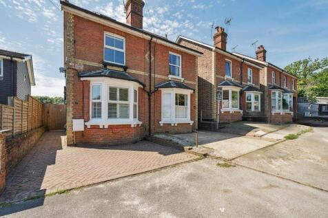 Hastings Road, Pembury, Tunbridge Wells 3 bed semi