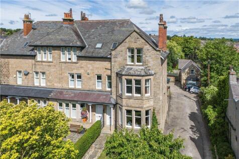 4 bedroom end of terrace house for sale