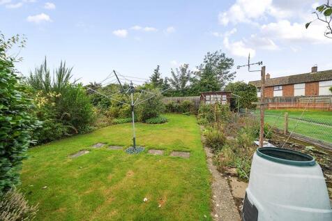 2 bedroom semi-detached bungalow for sale