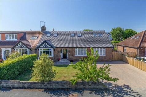 Smithy Lane, Leeds, West Yorkshire, LS16 6 bed semi