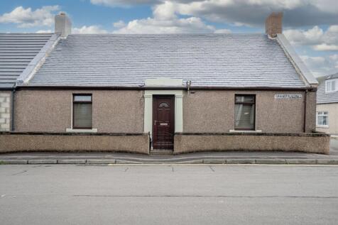 3 bedroom semi-detached bungalow for sale
