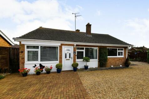 2 bedroom detached bungalow for sale