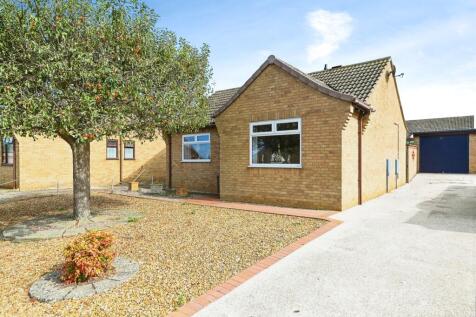 2 bedroom detached bungalow for sale