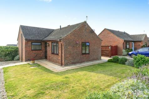 2 bedroom detached bungalow for sale