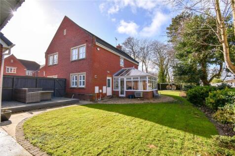 5 bedroom detached house for sale