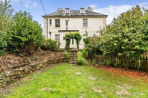 Station Road, Wadhurst, East Sussex 2 bed flat for sale