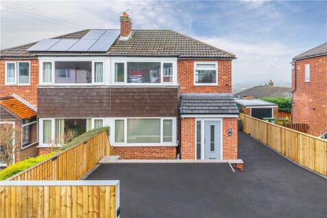 Banksfield Crescent, Yeadon, Leeds... 3 bed semi