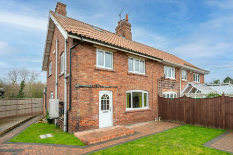 3 bedroom semi-detached house for sale