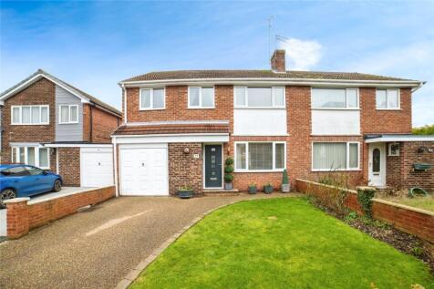 4 bedroom semi-detached house for sale