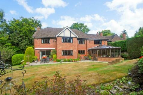 5 bedroom detached house for sale