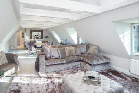 Cherry Drive, Forty Green, HP9 3 bed apartment for sale