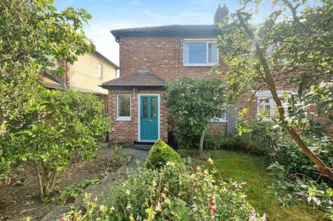 2 bedroom semi-detached house for sale