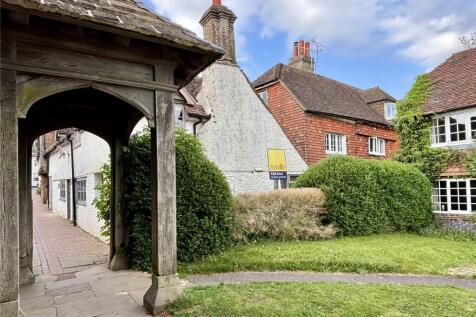Church Twitten, Church Street... 3 bed semi