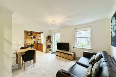 2 bedroom ground floor flat for sale