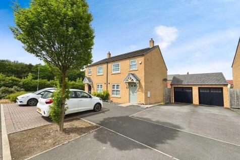 3 bedroom semi-detached house for sale