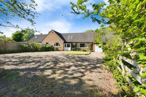 5 bedroom semi-detached house for sale