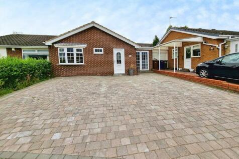 3 bedroom semi-detached bungalow for sale