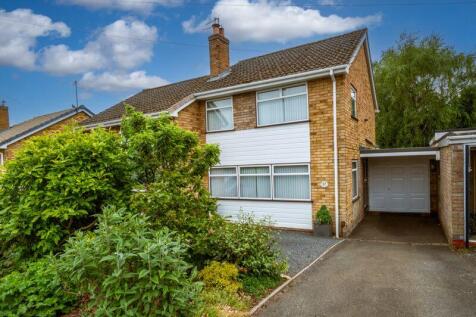 Braemar Avenue, Stourbridge DY8 3 bed semi