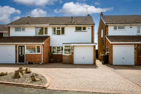 Winford Avenue, Kingswinford DY6 3 bed semi