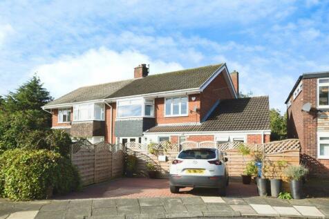 4 bedroom semi-detached house for sale