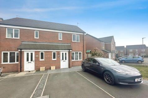 3 bedroom semi-detached house for sale