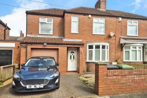 4 bedroom semi-detached house for sale