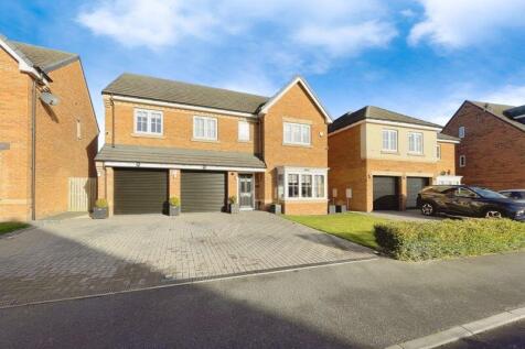 5 bedroom detached house for sale