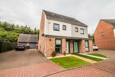 Whitworth Park Drive, Elba Park... 3 bed semi