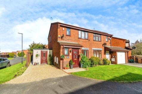 Walton Heath, Walsall, West Midlands... 3 bed semi