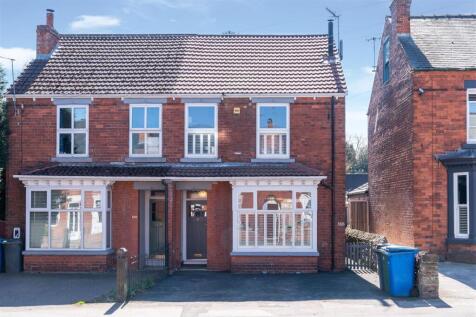 4 bedroom semi-detached house for sale