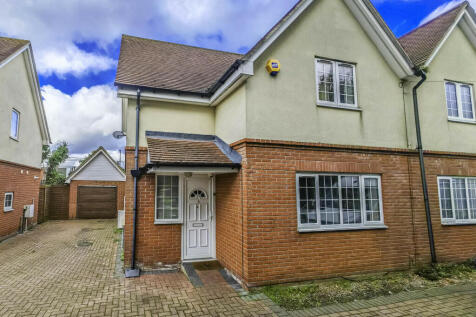 Gosbecks View, Colchester, CO2 3 bed semi