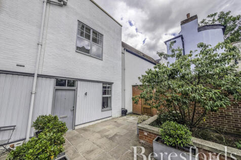 Angels Courtyard, High Street, CO1 2 bed duplex for sale