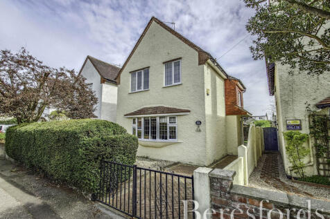 Irvine Road, Colchester, CO3 3 bed detached house for sale