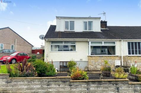 4 bedroom semi-detached bungalow for sale