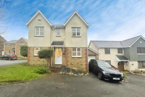 Clos Castell Newydd, Broadlands... 4 bed detached house for sale