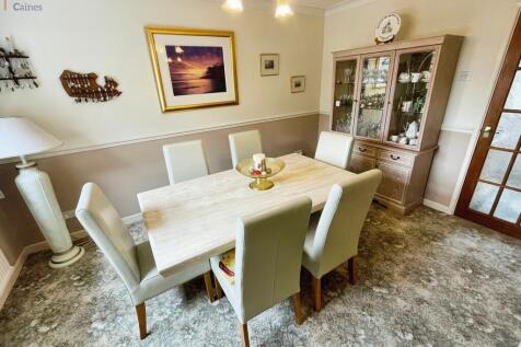 3 bedroom detached bungalow for sale