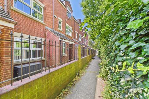 4 bedroom terraced house for sale