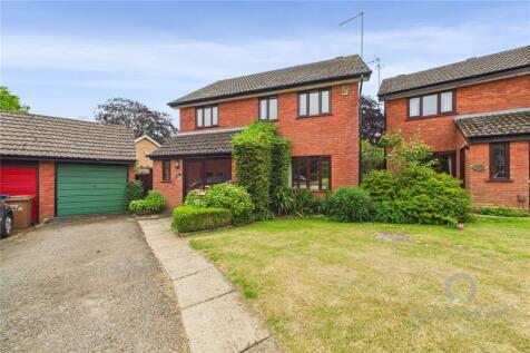 Berkeley Close, Cliftonville... 4 bed detached house for sale
